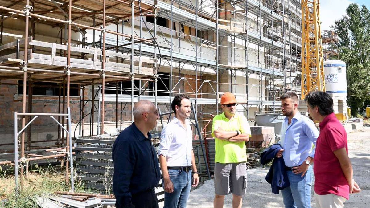 Imola, non si trova il materiale: slittano i lavori allo Scarabelli