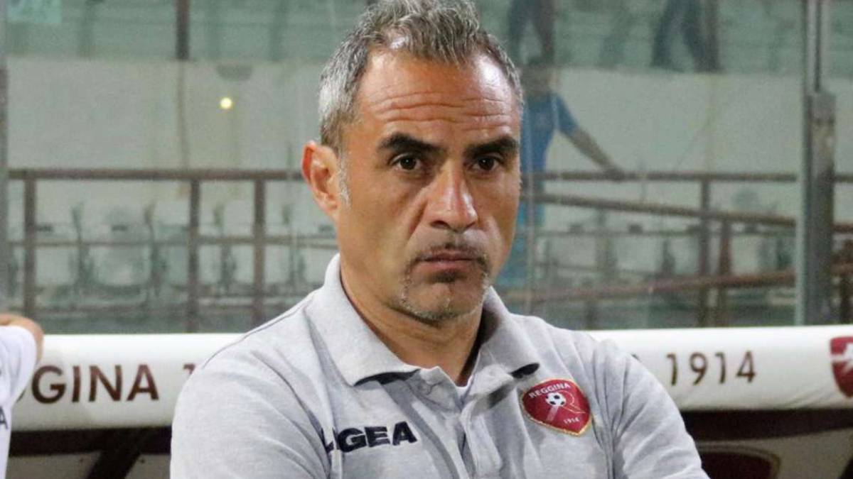 Calcio C, lo staff di Mimmo Toscano è arrivato a Cesena: i tre fedelissimi firmano fino al 2024
