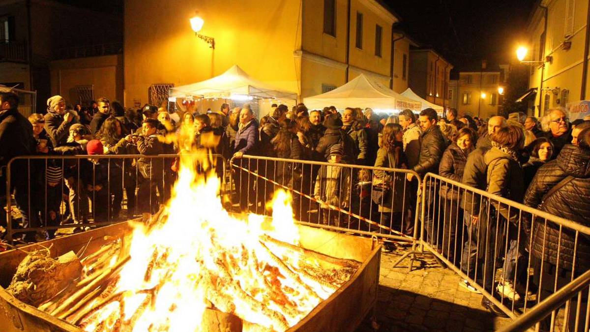 Cesenatico, focarine alle Conserve e a Bagnarola