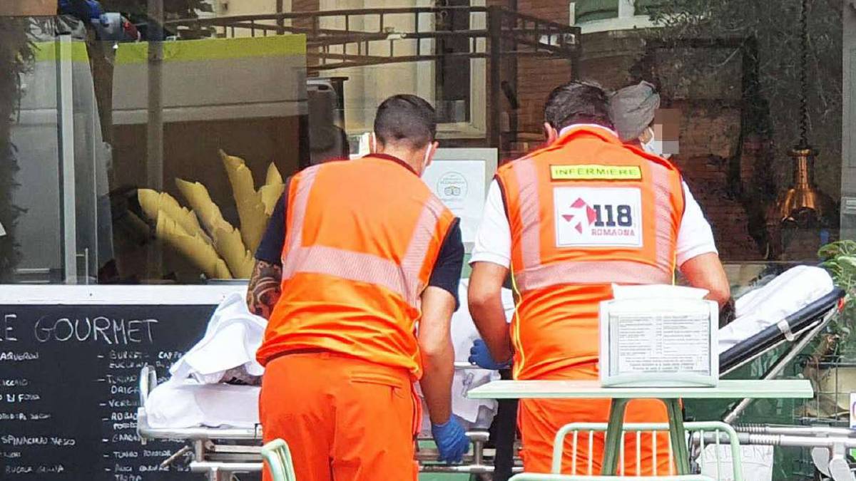 Riccione. La mano di un bimbo incastrata nell'impastatrice