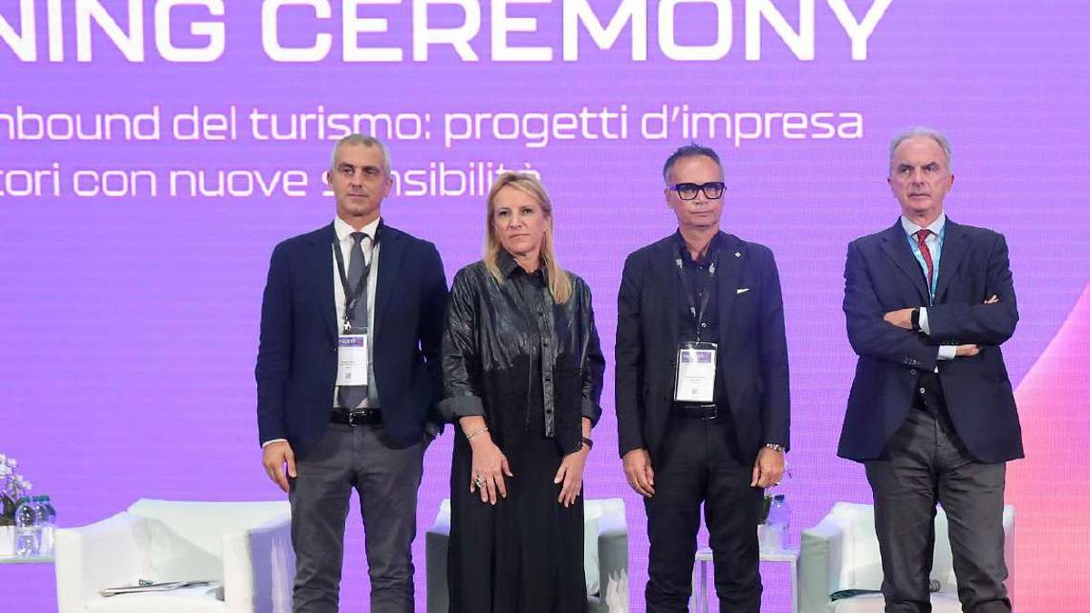 Governo, il turismo presenta il conto: bonus risorse per famiglie