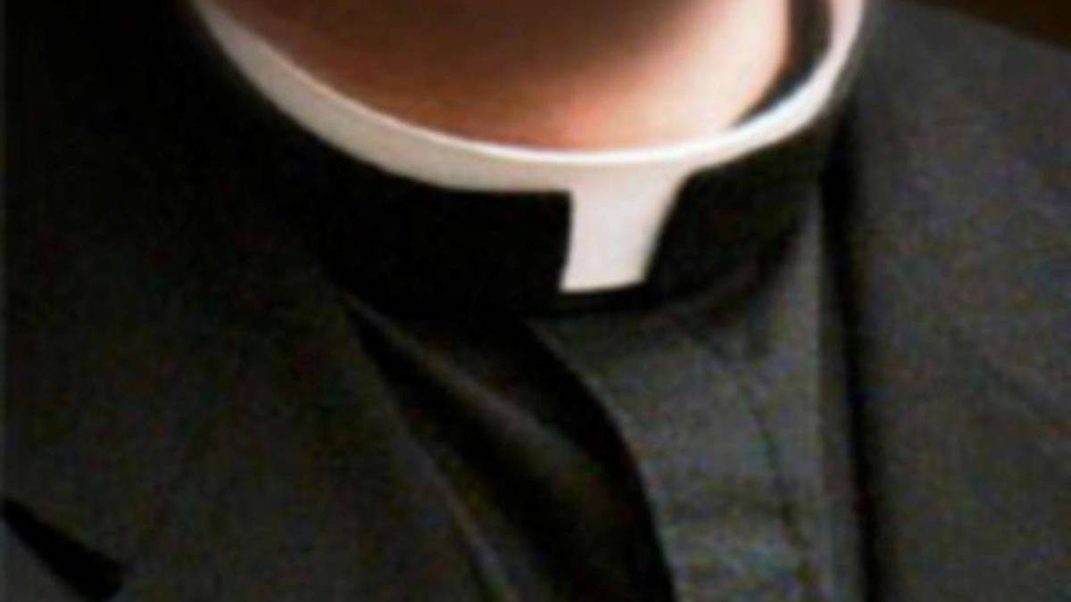 Rimini. Raggirano il prete per anni e gli portano via 100mila euro