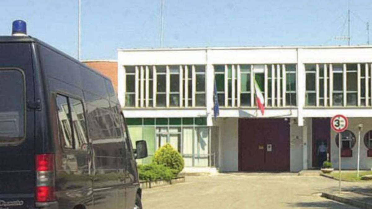 Rimini. Condannato all'ergastolo cerca di impiccarsi in cella