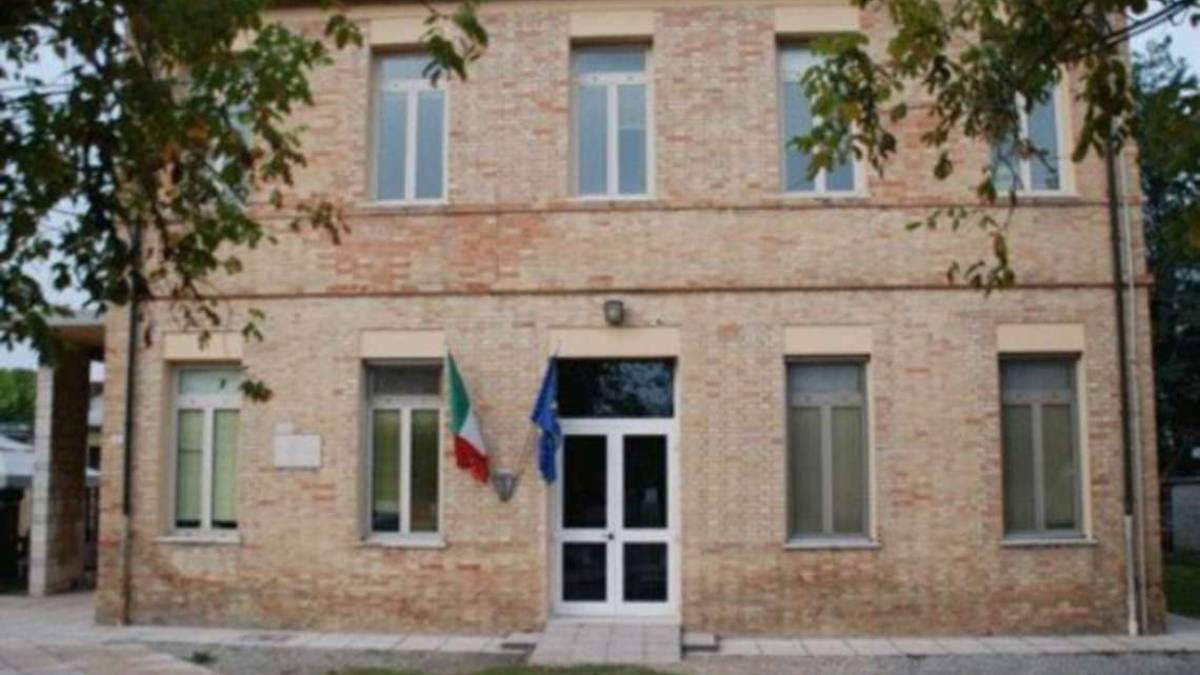 Ravenna, salva la prima elementare di Madonna dell'Albero