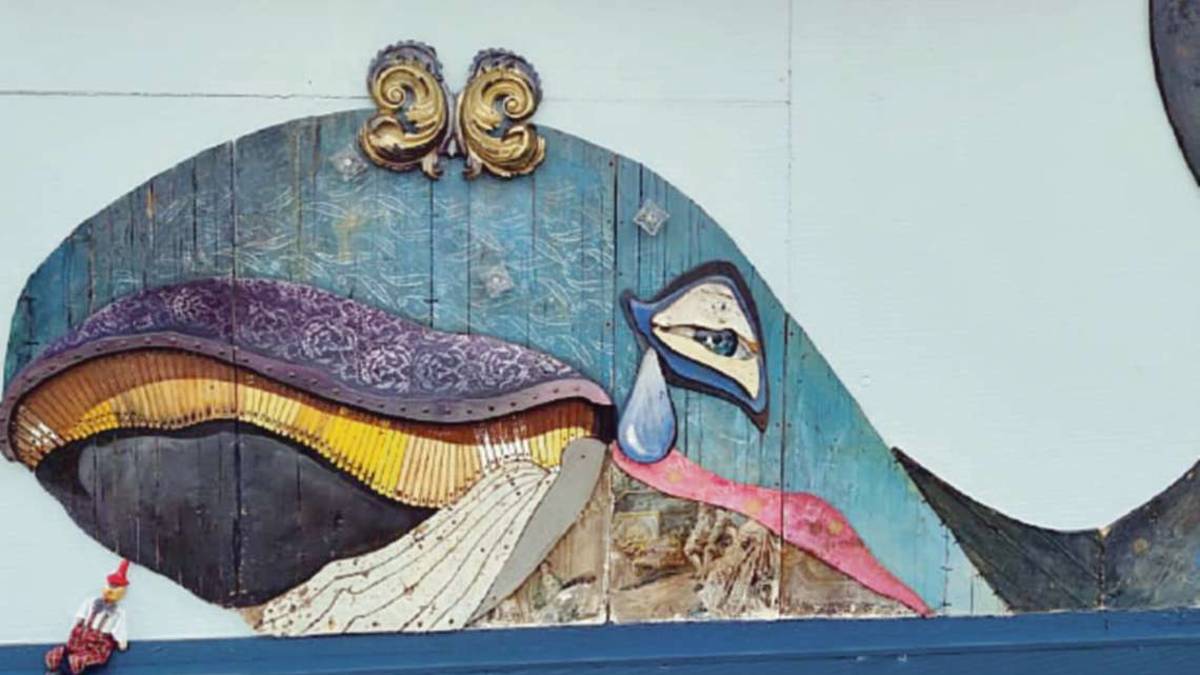 Cesena, una grande balena raggiunge Pinocchio nel parco
