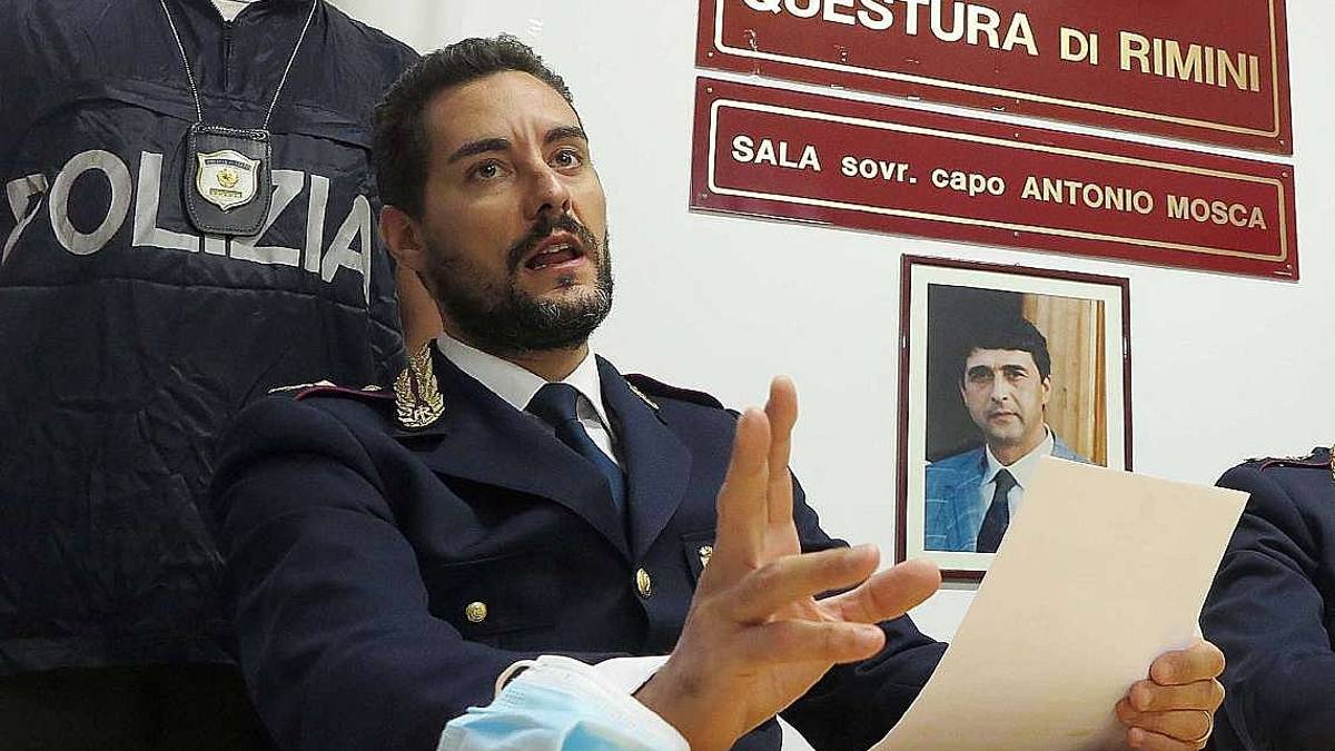 Violenza sessuale su 15enne, indagati 5 minori