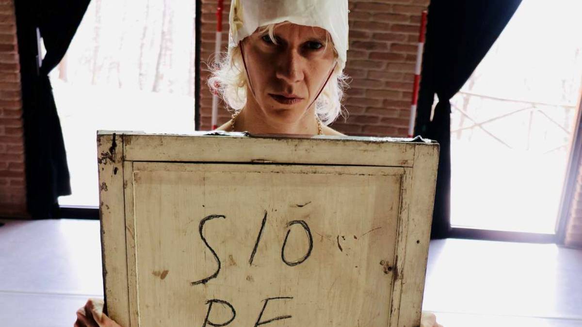Cesena, torna Ciò che ci rende umani della Valdoca