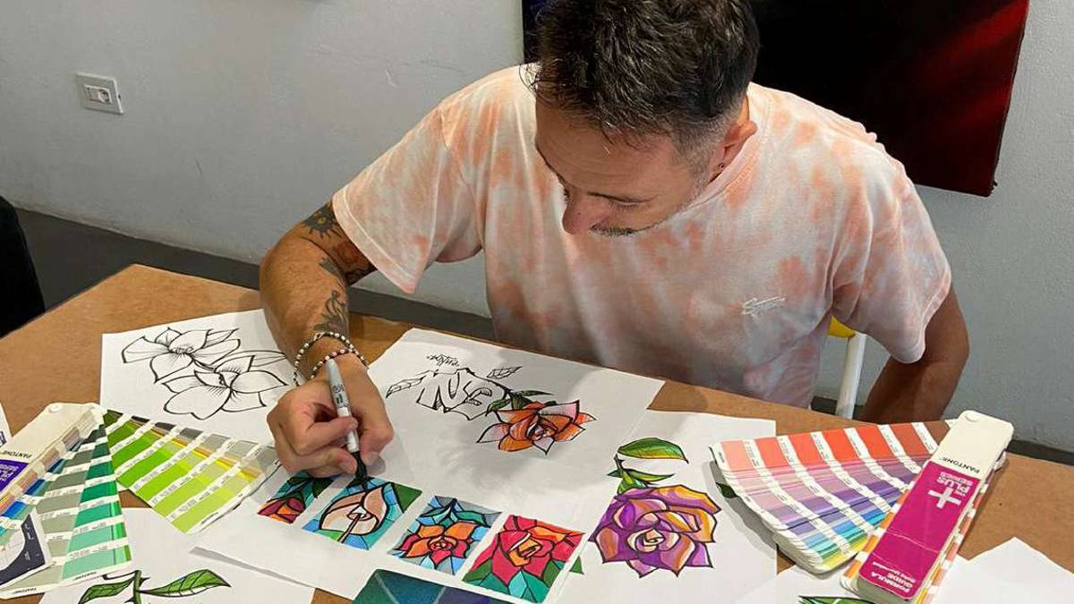 Il riccionese Enko disegna i muri da Londra al Trc