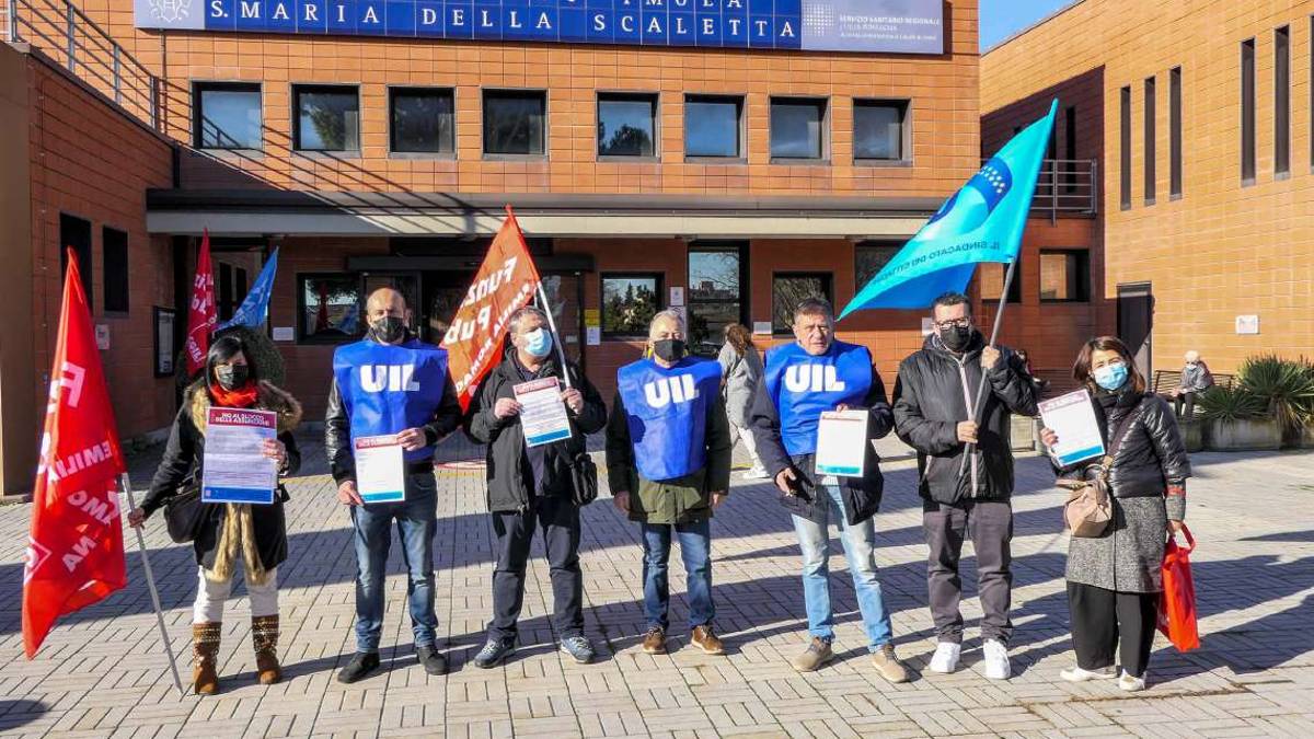 Imola, accordo tra Ausl e sindacati: 16 assunzioni in ospedale