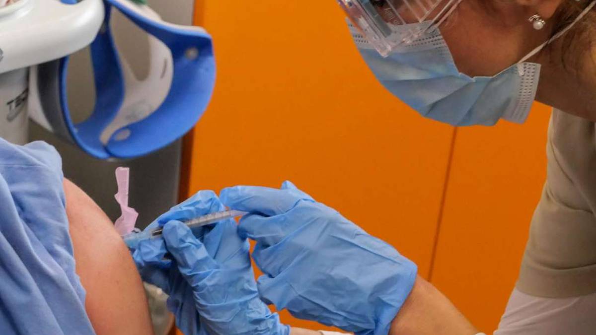 Imola, da lunedì vaccino antiCovid possibile dal medico di base