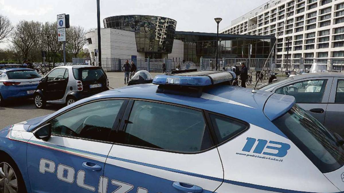 Minacce di morte ai gestori dei locali per mangiare senza pagare: arrestato un 39enne a Rimini, nei guai anche il padre