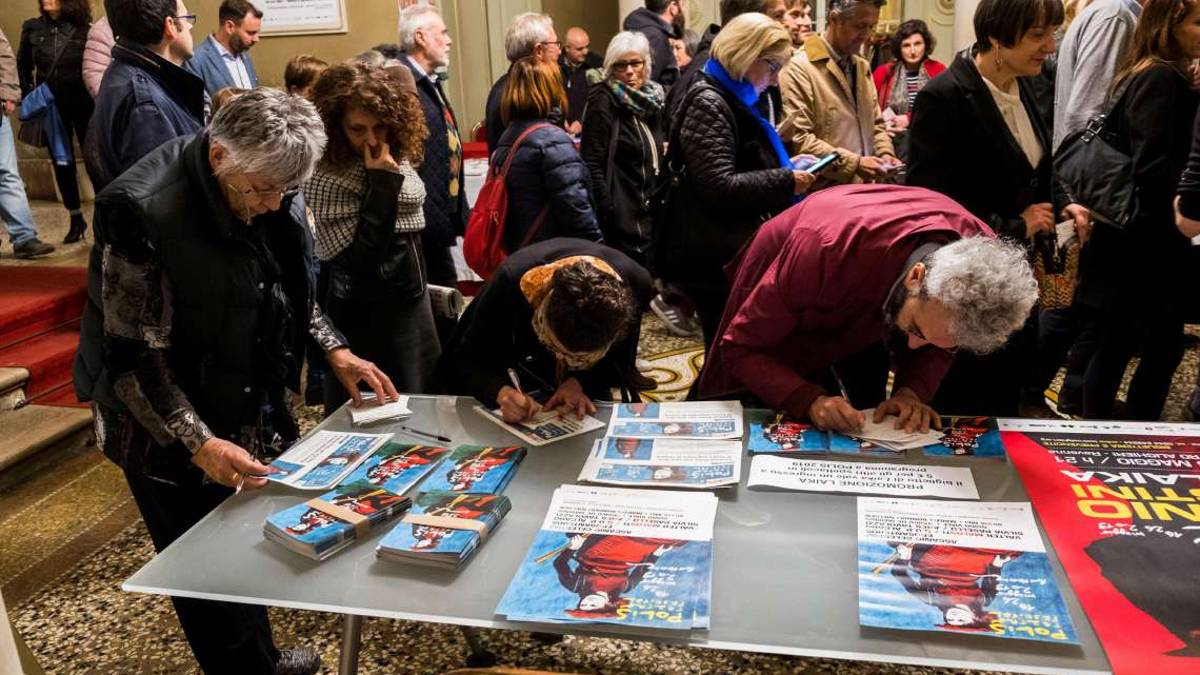 Ravenna, biglietto sospeso: a teatro anche le fasce più deboli