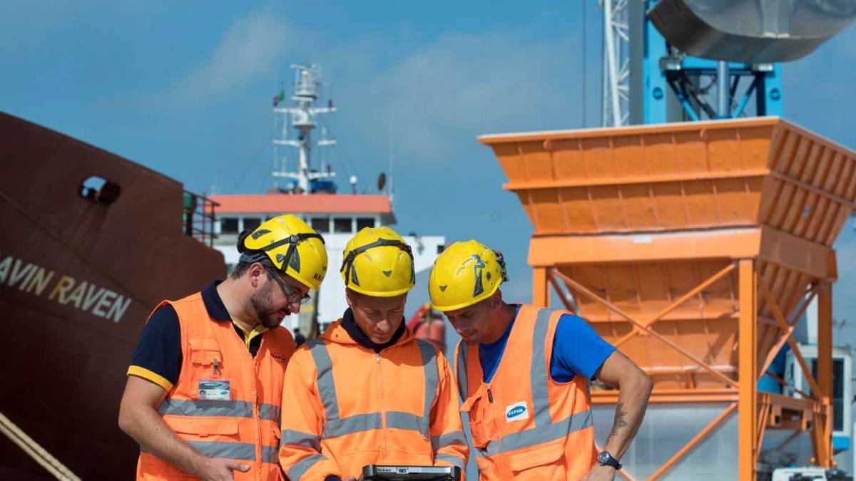Ravenna, vernice sulle auto dei dipendenti. Danni per 115mila euro