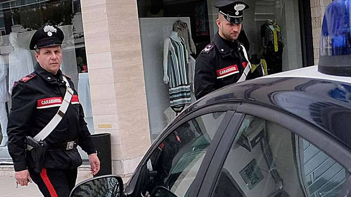 Cattolica, scippato del Rolex dai banditi in scooter