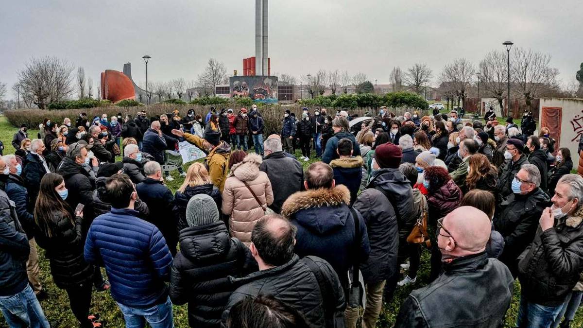 Imola, centro La Tozzona: i residenti vogliono vederci chiaro