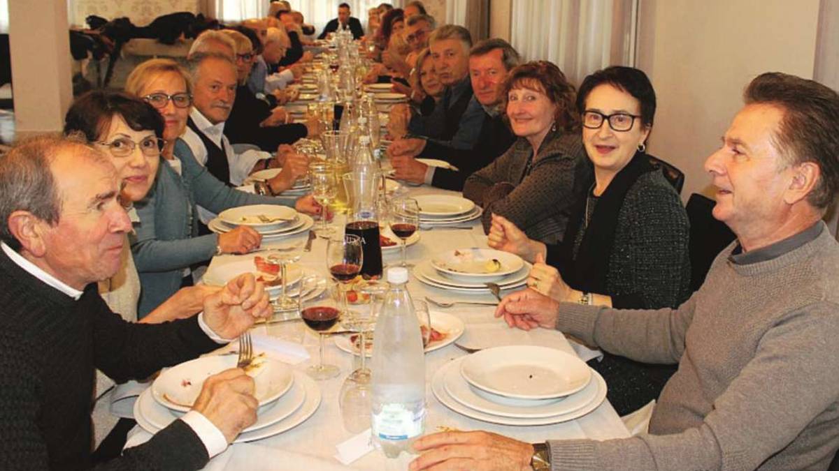 Longiano, stessi posti a tavola e stesso cibo: il pranzo di nozze come 40 anni fa