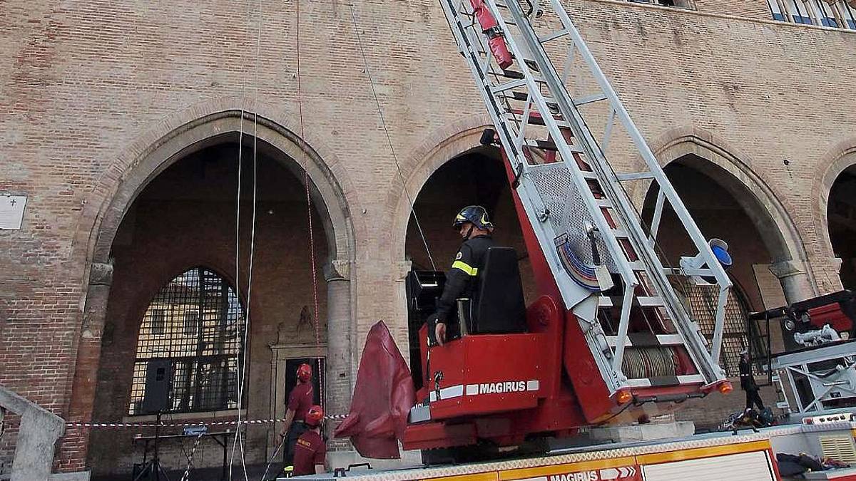 Allarme dei vigili del fuoco di Rimini: Siamo senza autoscala