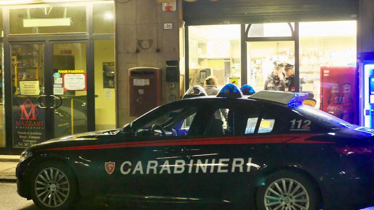 Ravenna, rapina a tabaccaia con spray al peperoncino - Gallery