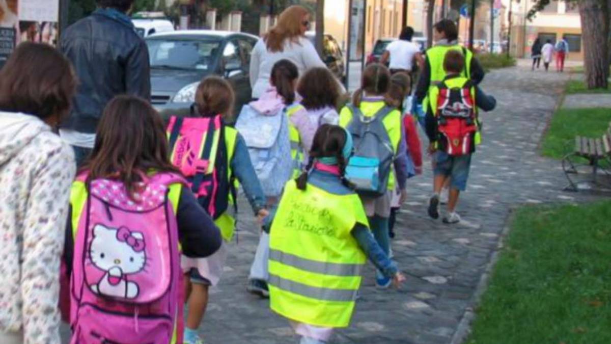 Due scuole di Dozza aderiscono al progetto Nati per camminare