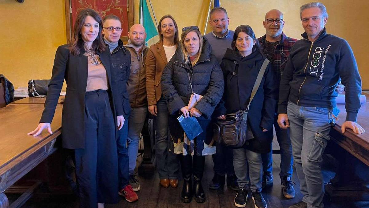 Longiano, tavolo con riunioni mensili per il problema puzza
