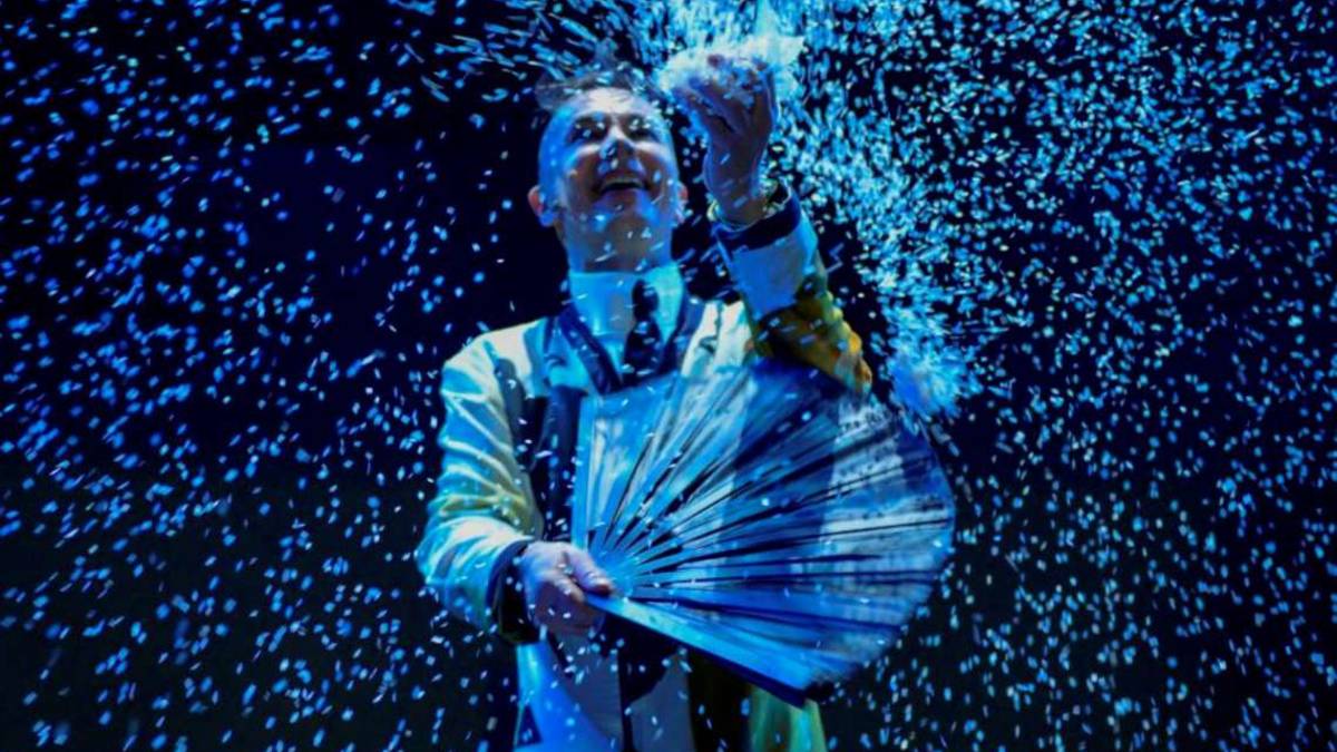 Brachetti al Bonci: In teatro accadono cose incredibili