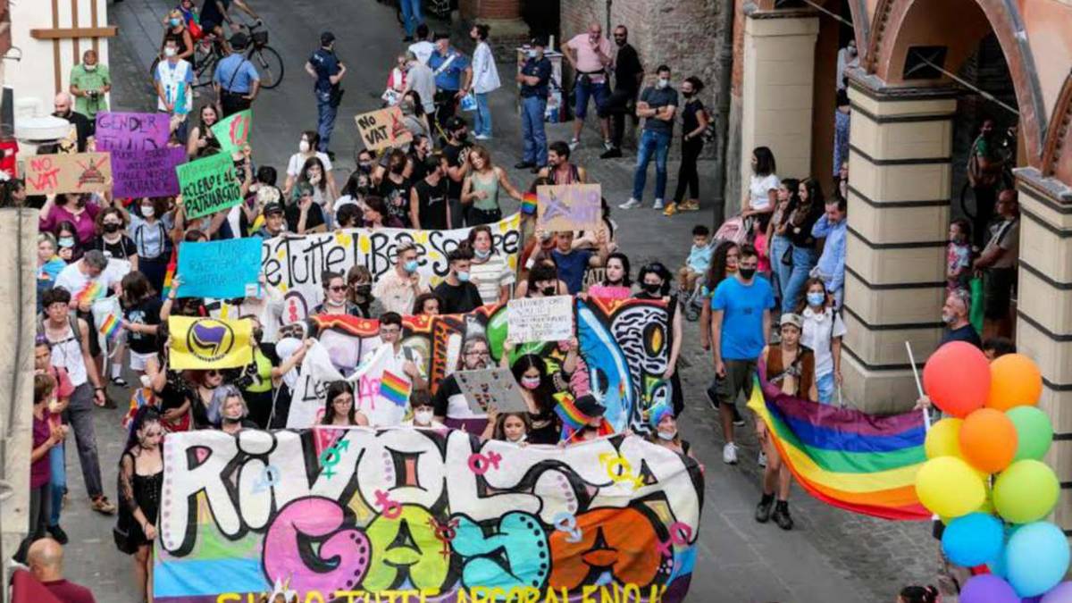 Dal pride Rivolta Gaya di Imola: Questa città non è accogliente
