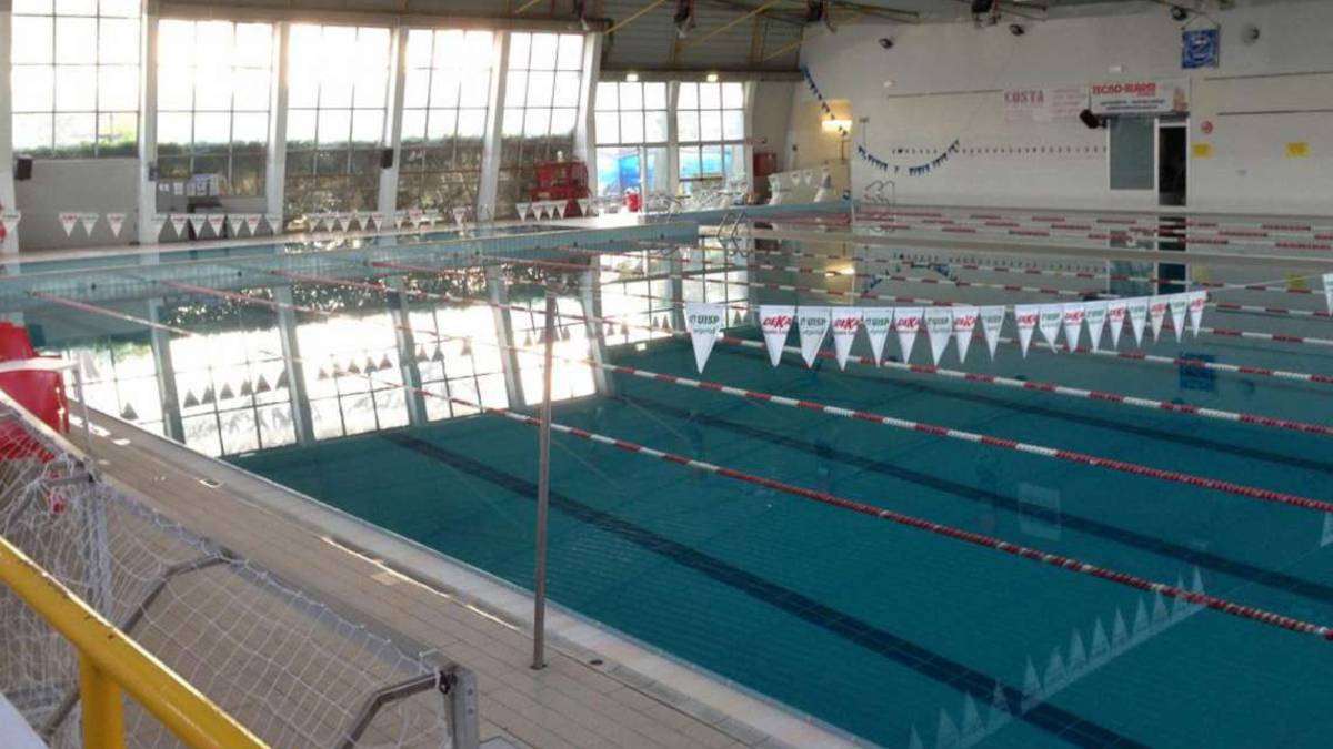 Lugo, si allenano nella piscina chiusa: le scuse dei tecnici