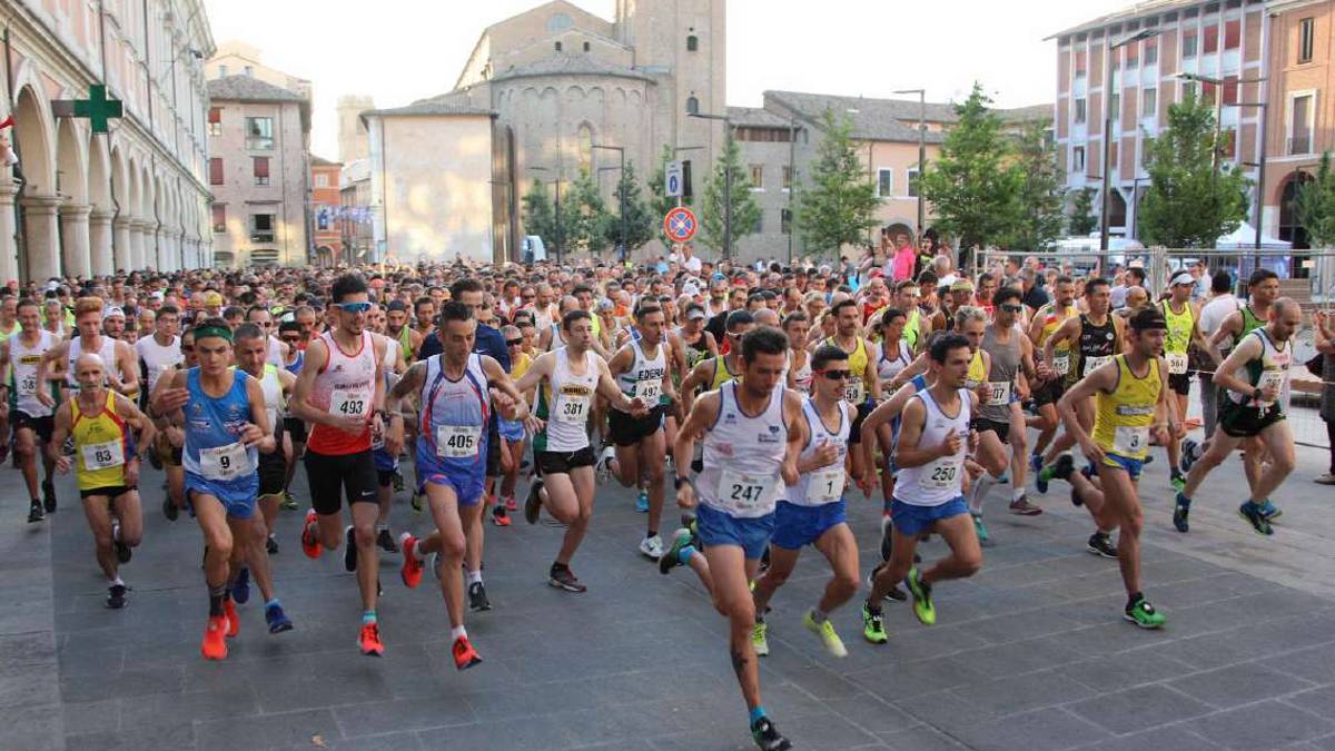 Podismo, la storica Notturna di San Giovanni lungo le strade di Cesena