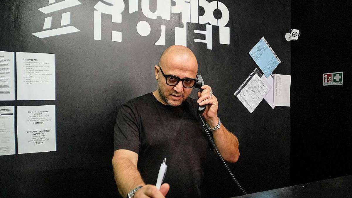 Rimini. Stupido hotel show, ciak si gira