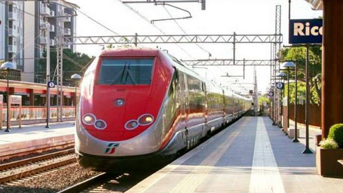 Dal 21 maggio la promozione Riccione in treno