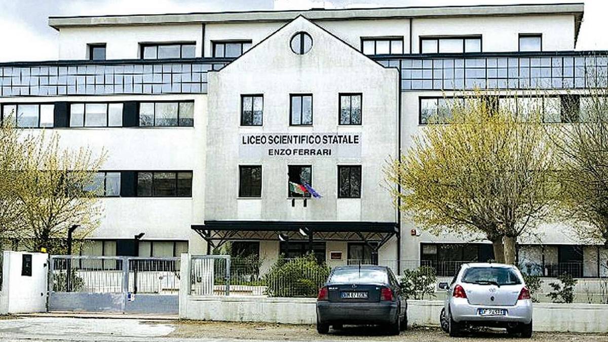 Cesenatico e le lezioni in tensostruttura, il preside del Da Vinci: Protesta inopportuna nei toni
