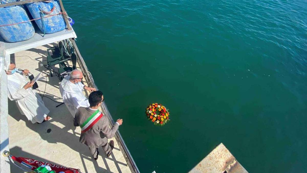 Cesenatico, tempo di processione in barca con la benedizione del mare