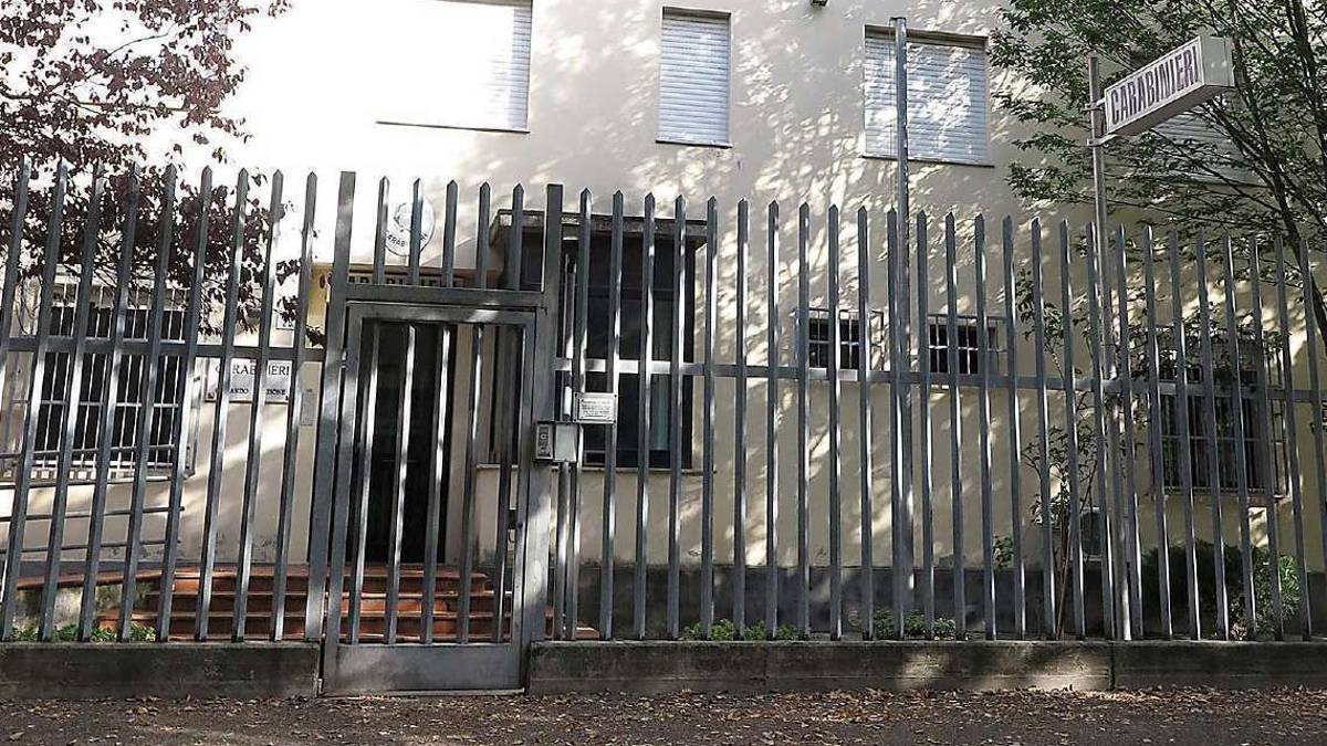 Smascherato finto matrimonio: lui sorpreso a bivaccare in un asilo
