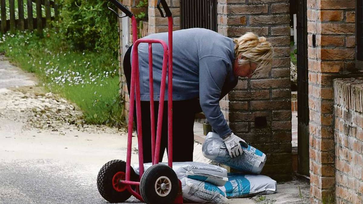 Modigliana, incubo pioggia: Pronti a deviare l'acqua con un esercito di sacchi