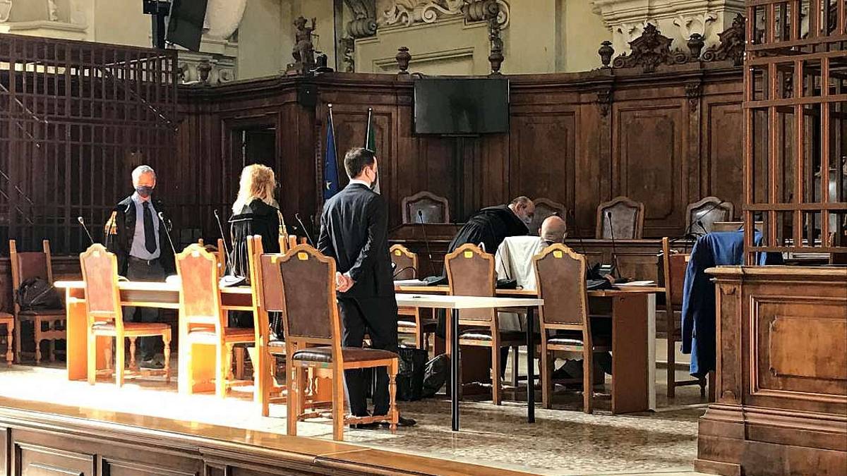 Morti sospette, ipotesi maxi appello per l'ex infermiera di Lugo