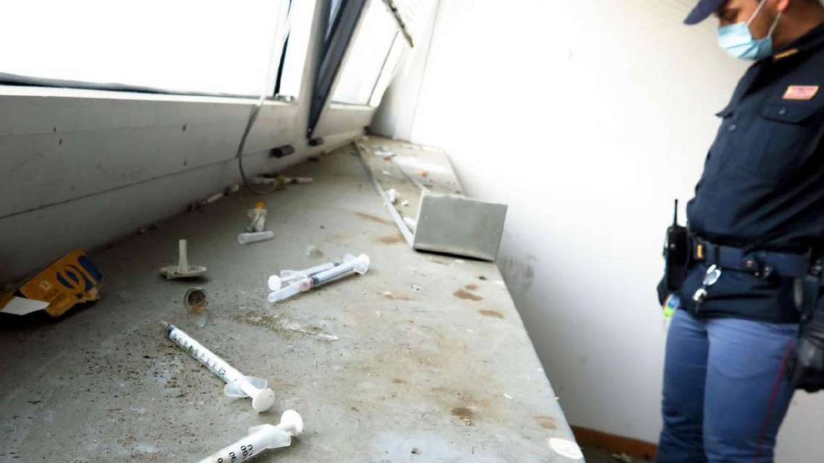 RIMINI. Ex questura, la sfida dei ragazzi a entrarci e postare foto