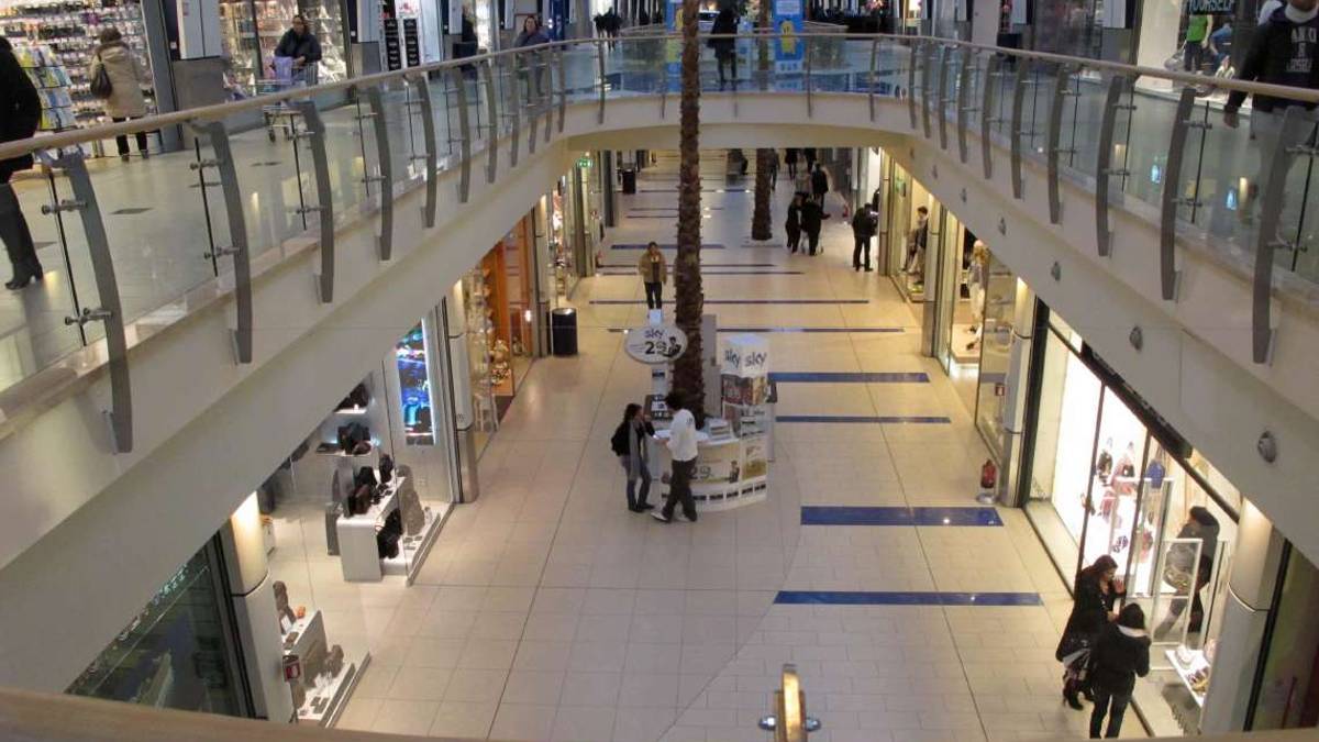 Rimini. Ruba un piumino alle Befane e aggredisce il vigilantes