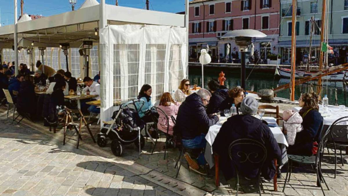Cesenatico, ristoratori: Tavoli e gazebo sul canale tutto l'anno VIDEO