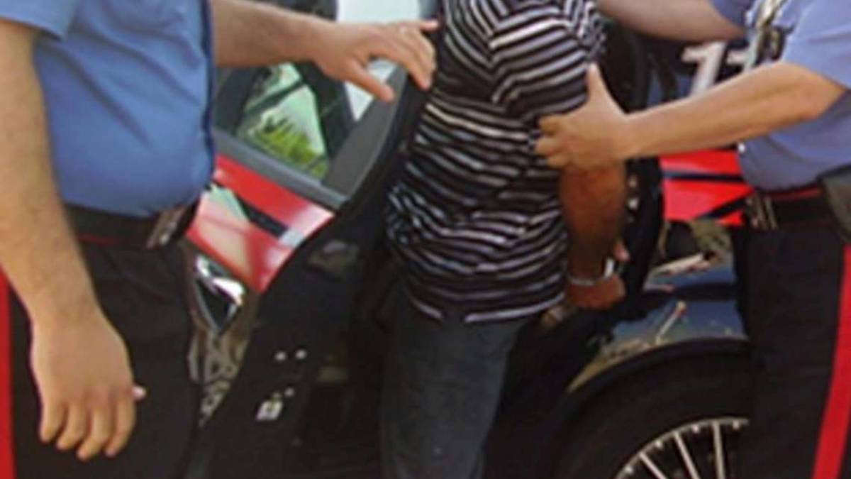 Minaccia la ex anche davanti ai carabinieri: arrestato a Cesena