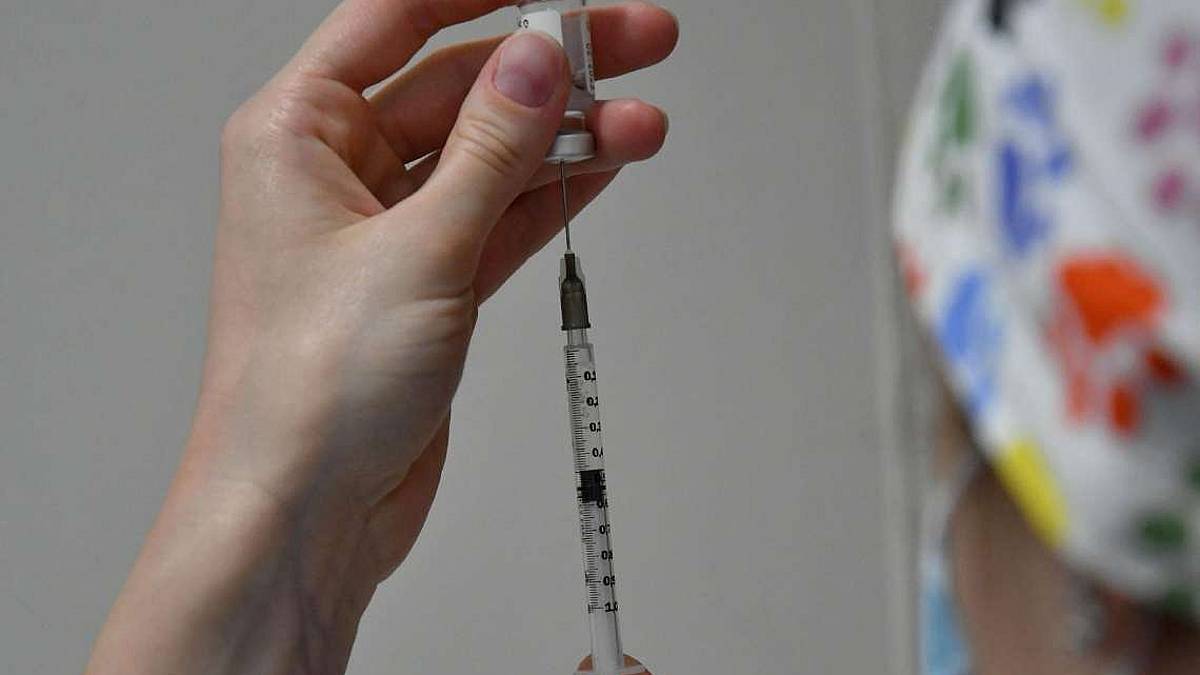 Vaccini, a Ravenna copertura raddoppiata in un mese tra i giovani