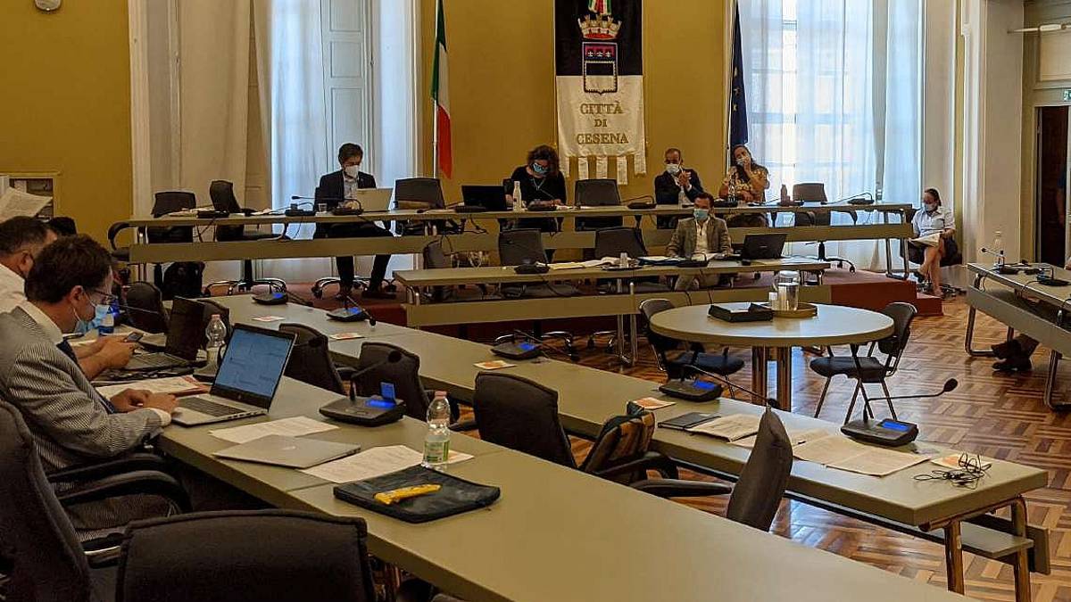 Varati in Consiglio a Cesena le scontistiche sulla Tari
