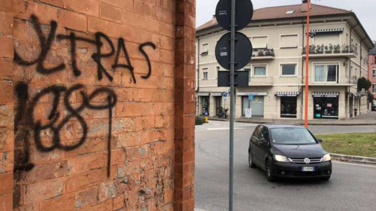 Cesena: vandalizzato il Ponte Vecchio