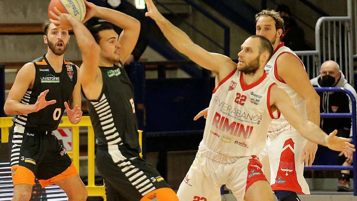 Basket B, Rimini punta la vetta ma rischia il 3° posto