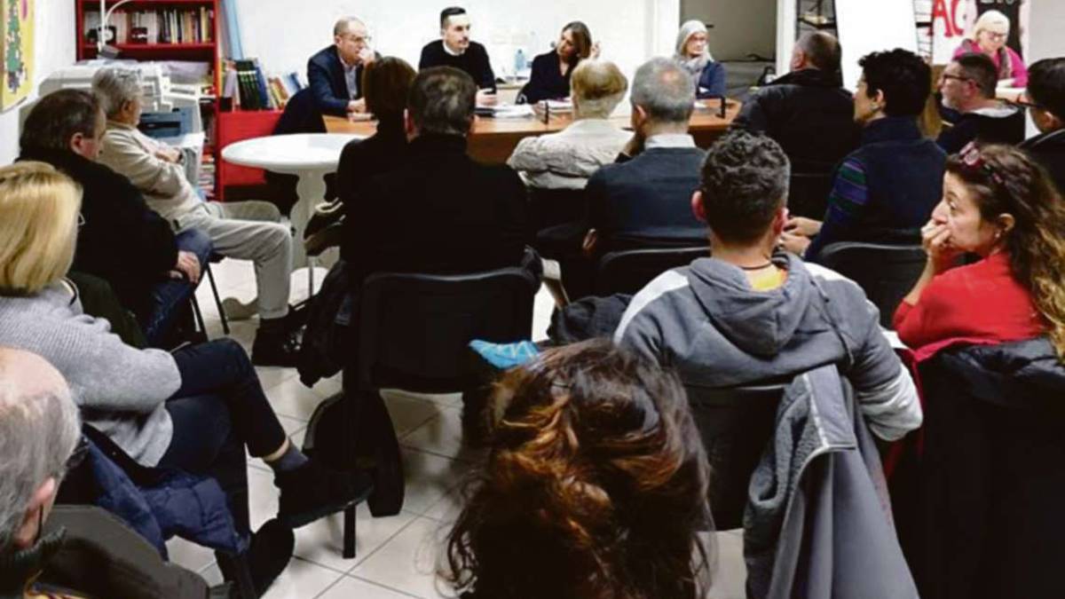 Cesenatico: bidoni anti-gabbiani nella pineta