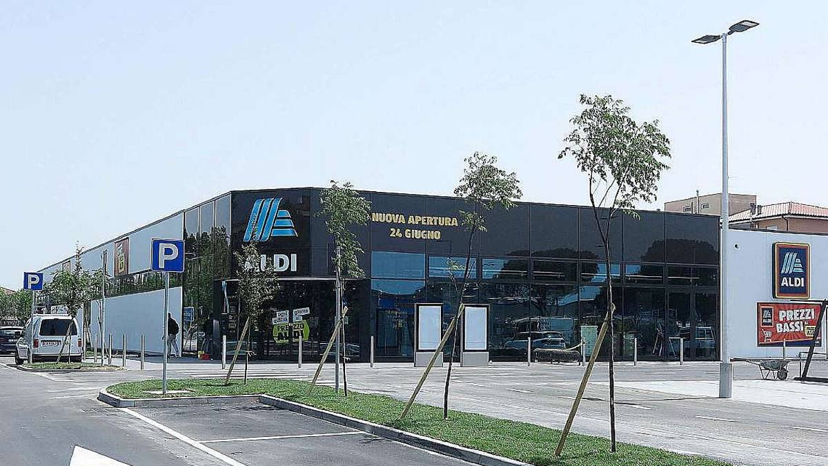 Apre Aldi, parcheggi e verde a Rimini sud