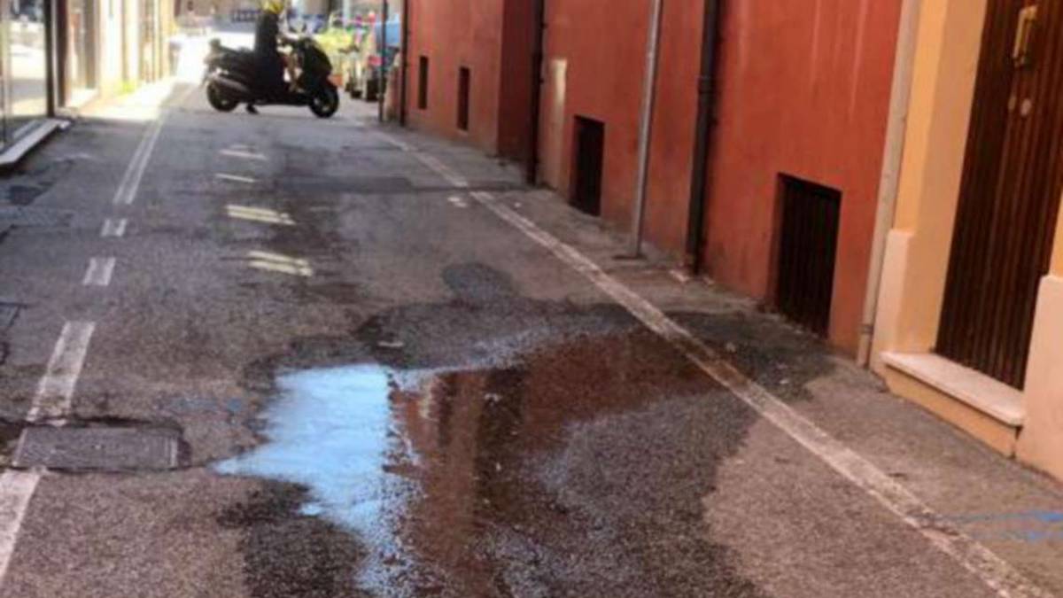 Cesena: perdita d'acqua in via Boccaquattro
