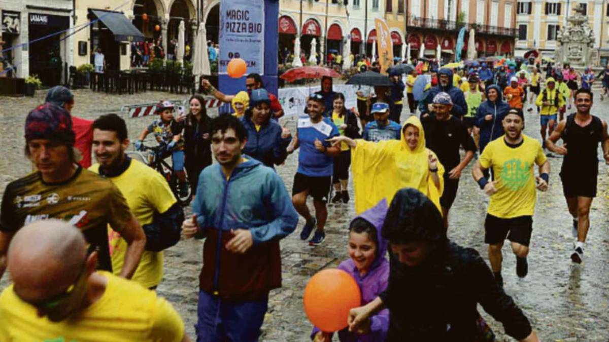 Cesena, in 1.500 alla corsetta per bene sfidando la pioggia