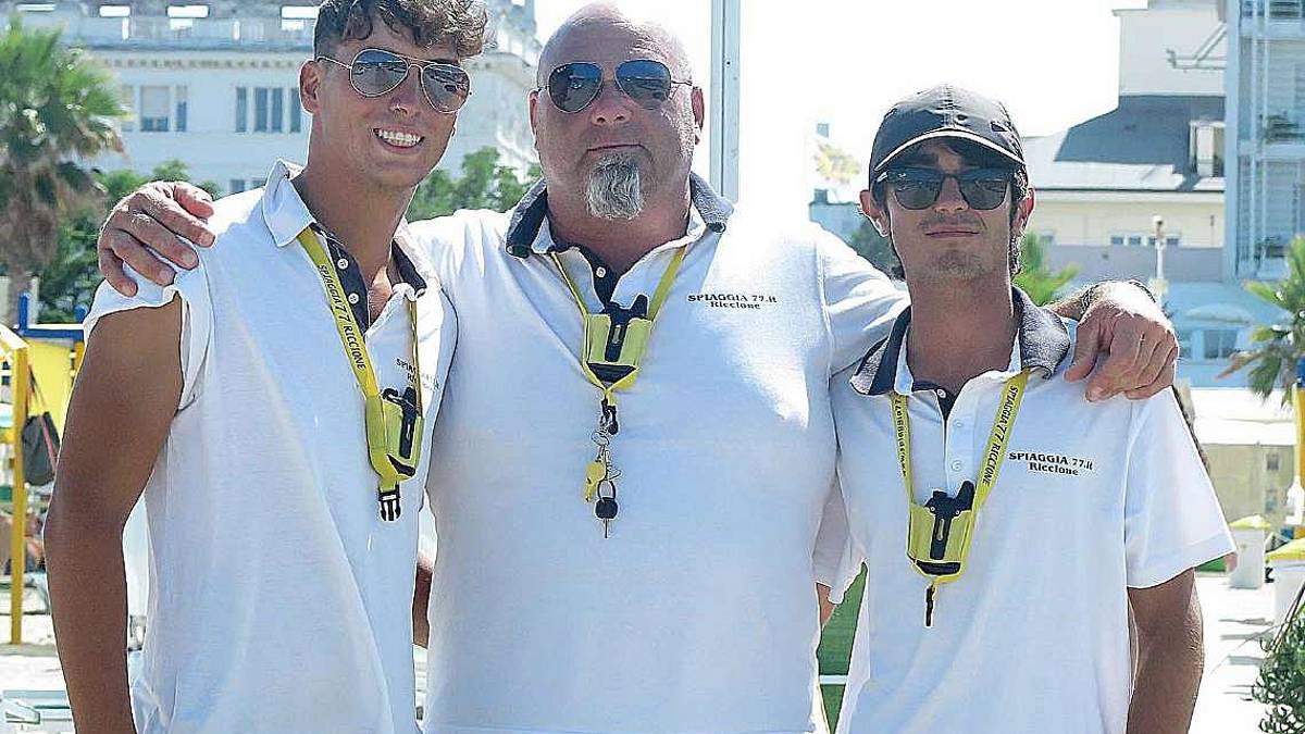 Riccione: i bagnini catturano il ladro in spiaggia