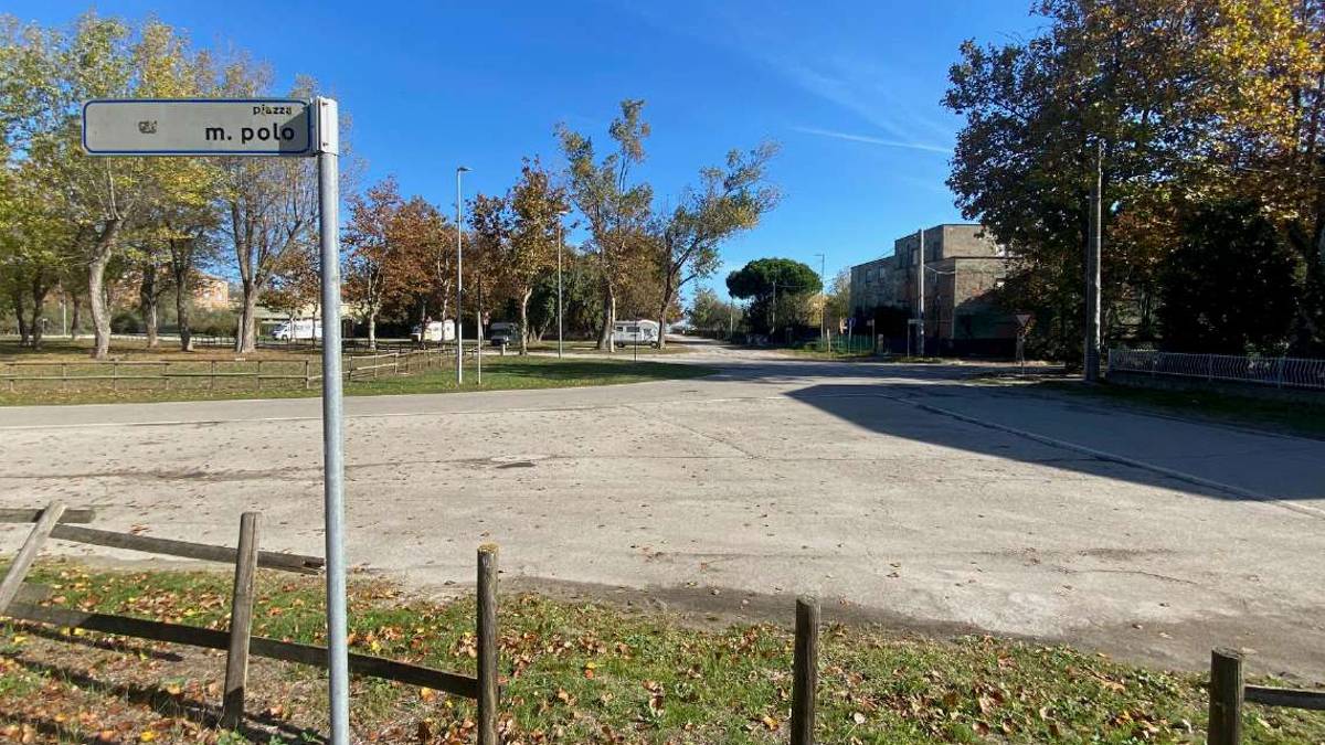 Cesenatico Ponente: proteste tra rifiuti e viabilità