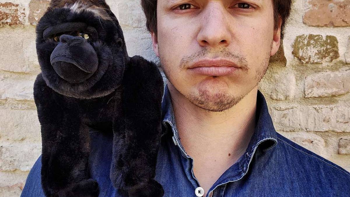 Andrea Amati in Attenti al gorilla a Longiano